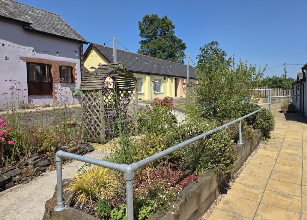 Paths with Purpose dementia garden at West Heanton